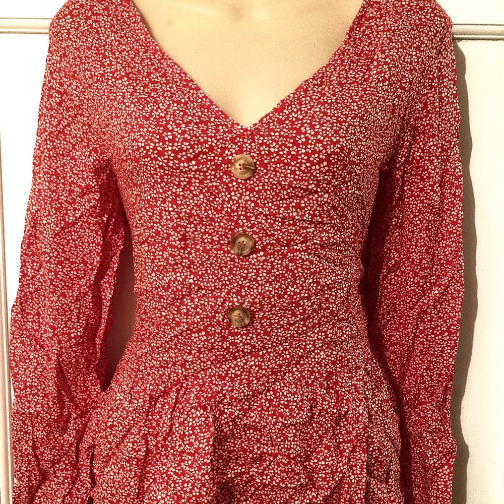 SUCREFAS Women's Red & White Floral LSl Flowy Top ~ Sz S ~ NWT!